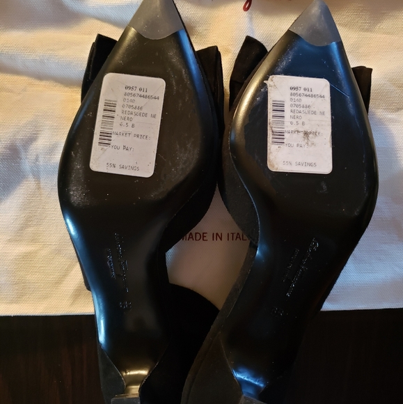 SOLD!!
SALVATORE FERRAGAMO REDASUEDE PEEP TOE SLING BACK - Picture 2 of 3
